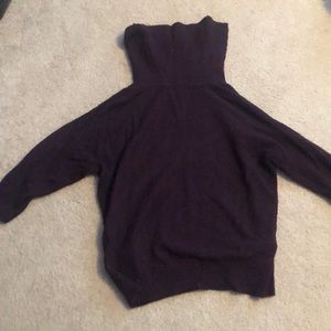 Turtle neck maroon sweater